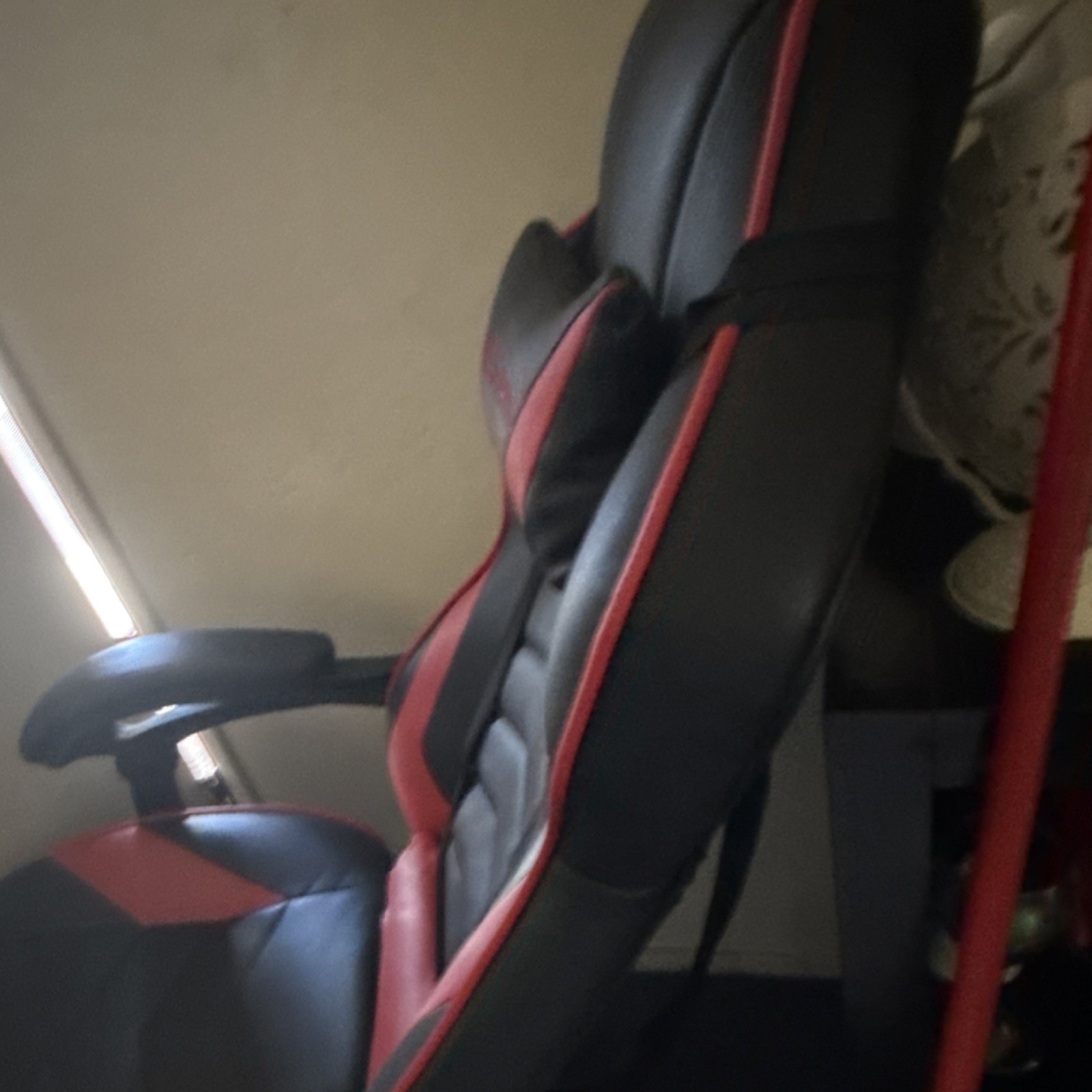 RESPAWN Gaming Chair Black Red Faux Leather Adjustable Swivel Wheels Used