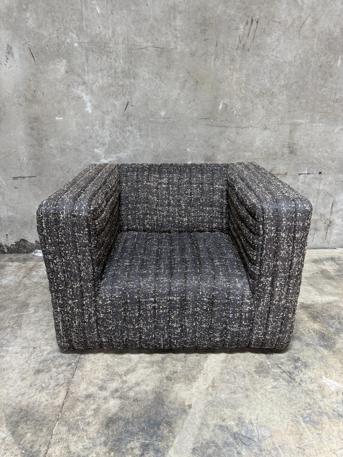 Kelly Wearstler «Loma» Club Chair — Authentic, Brass Signature Plaque Two Avail