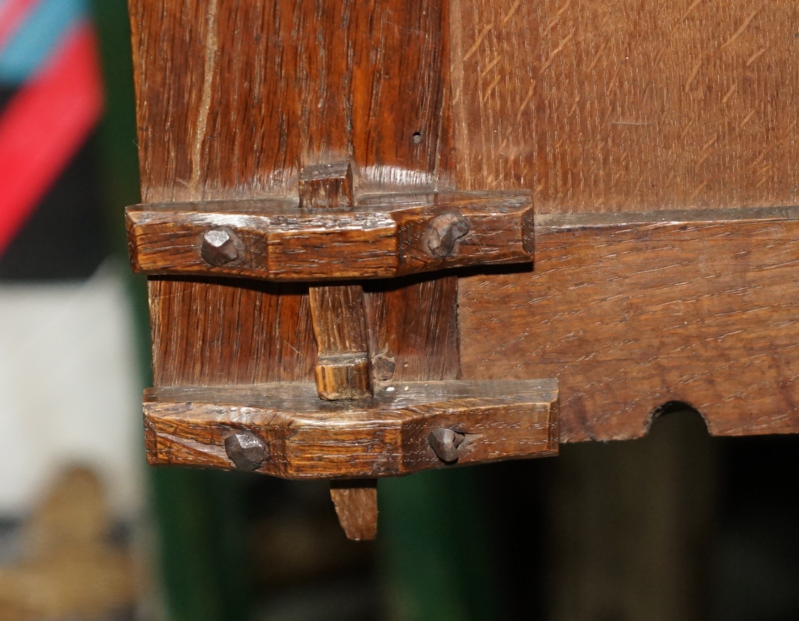 RESTORED ANTIQUE GEORGIAN CIRCA 1720 PANELLED OAK HOUSEKEEPERS CUPBOARD WARDROBE