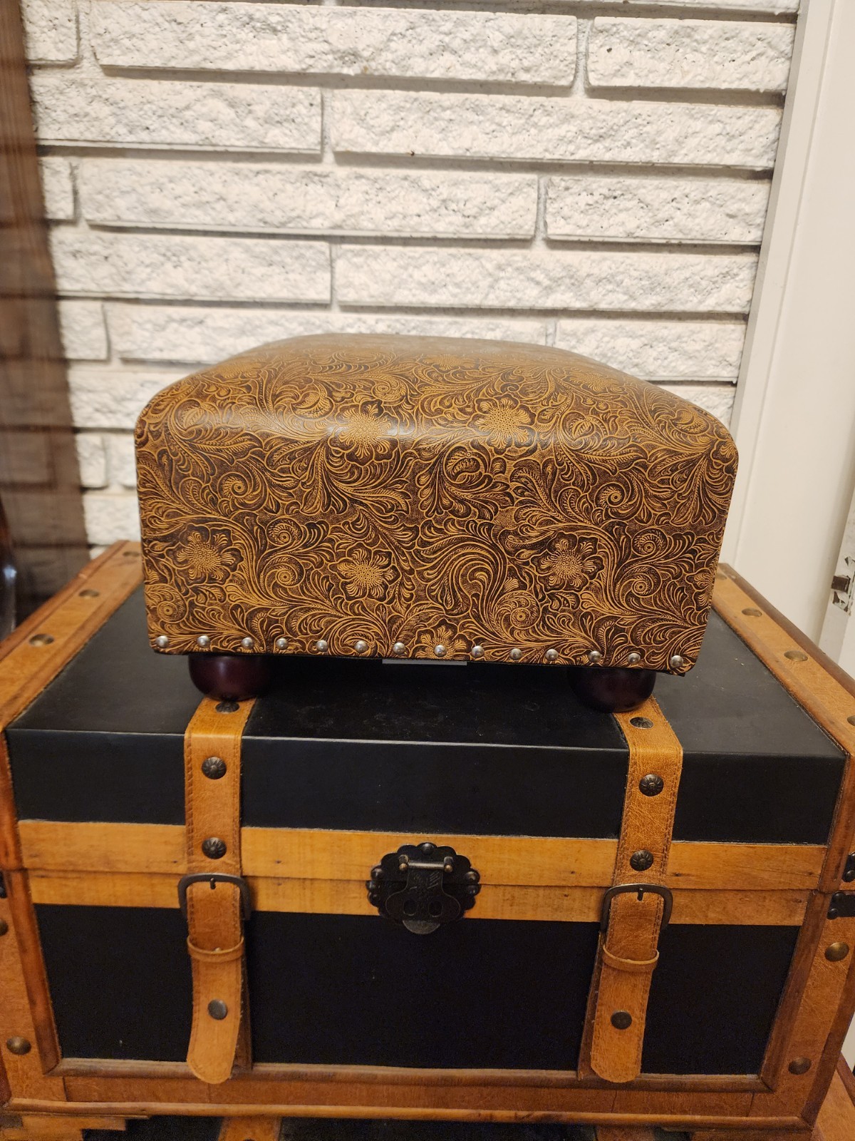 MWW Ottoman Brown Floral Studded 14″ L 11.5″ W 9″ T Grand Lodge Footstool